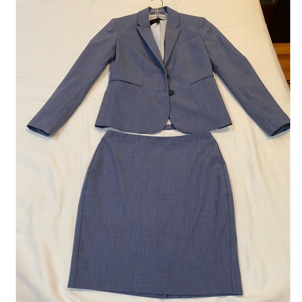 Banana Republic Chambray Blue Suits set. Great condition!